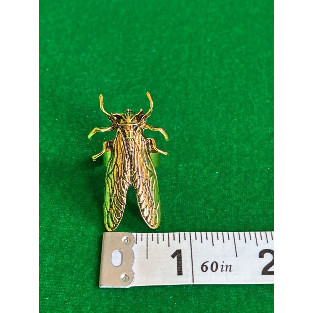 NEW Adjustable cicada statement ring in goldtone Gothic witchy insect jewelry - Picture 6 of 8